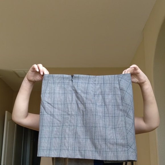 Forever 21 Gray/Ivory Glen Plaid Check Tie Front Mini Skirt NWT - Picture 2 of 4